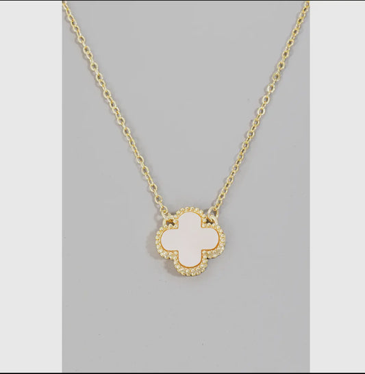 Shell Clover Pendant Chain Necklace